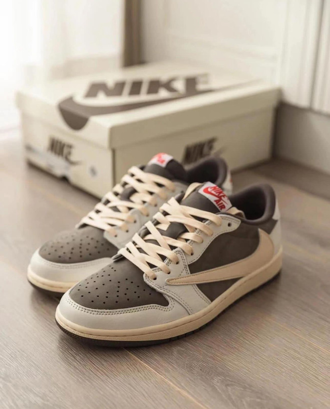 نایکی جردن 1 ترویس اسکات ریورس موکا || Nike Jordan 1 Travis Scott Reverse Mocha کد 488