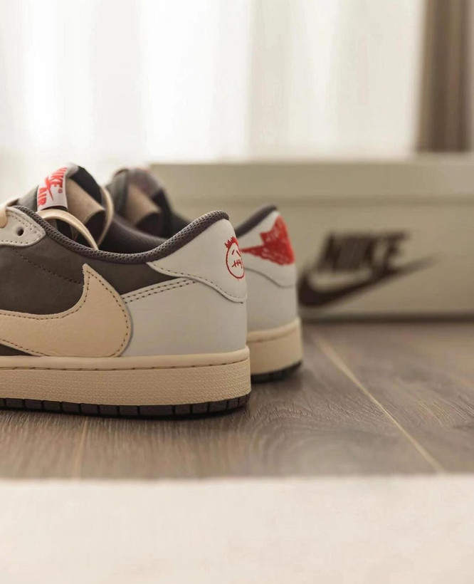 نایکی جردن 1 ترویس اسکات ریورس موکا || Nike Jordan 1 Travis Scott Reverse Mocha کد 488