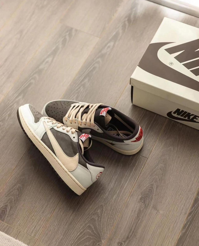 نایکی جردن 1 ترویس اسکات ریورس موکا || Nike Jordan 1 Travis Scott Reverse Mocha کد 488